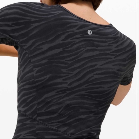 Lululemon Align Short Sleeve 4 - Picture 2 of 6